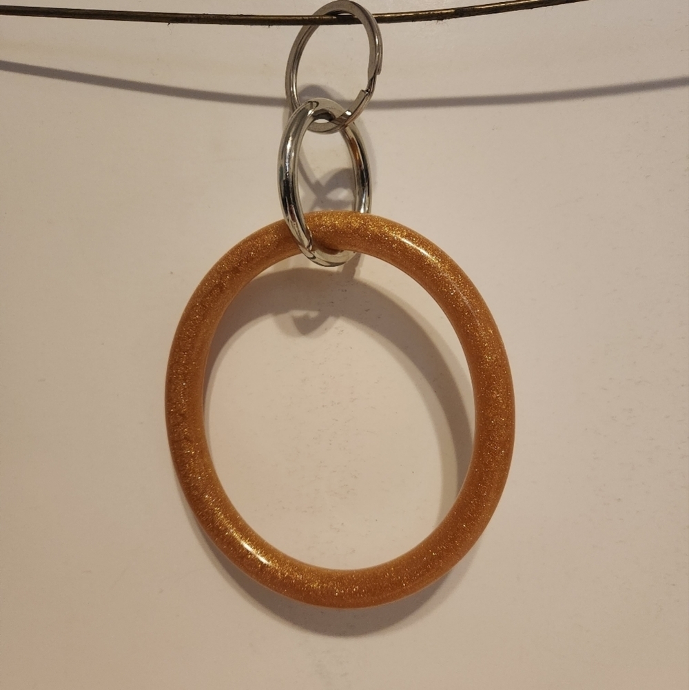 Like New Gold sparkly key and Keychain holder